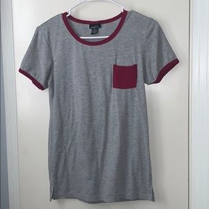 Rue 21 t-shirt with front pocket and maroon lining